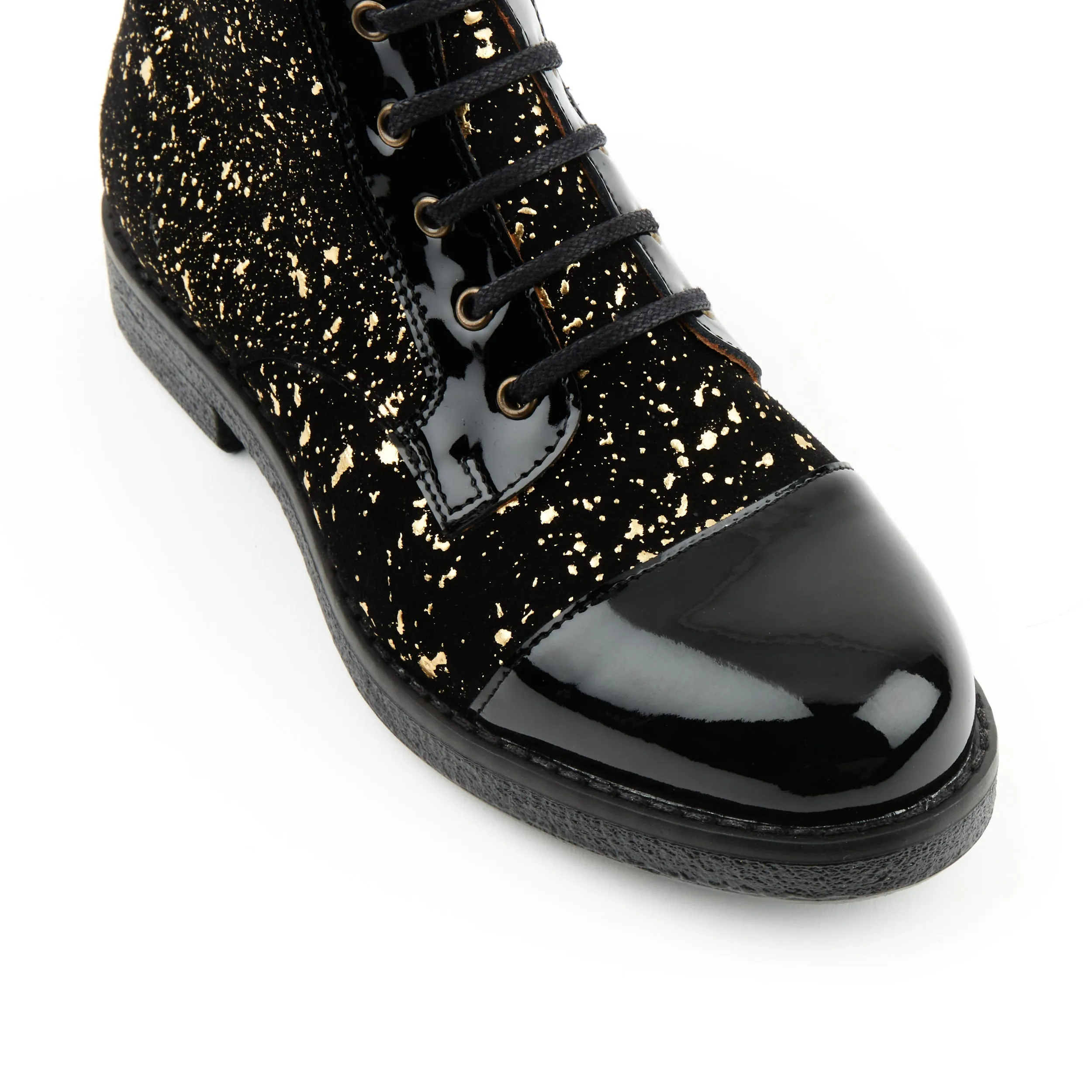 Traveller - Black & Gold