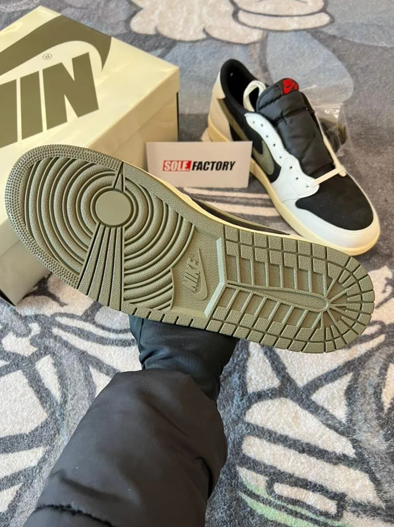 TRAVIS SCOTT X WMNS AIR JORDAN 1 RETRO LOW OG 'OLIVE'