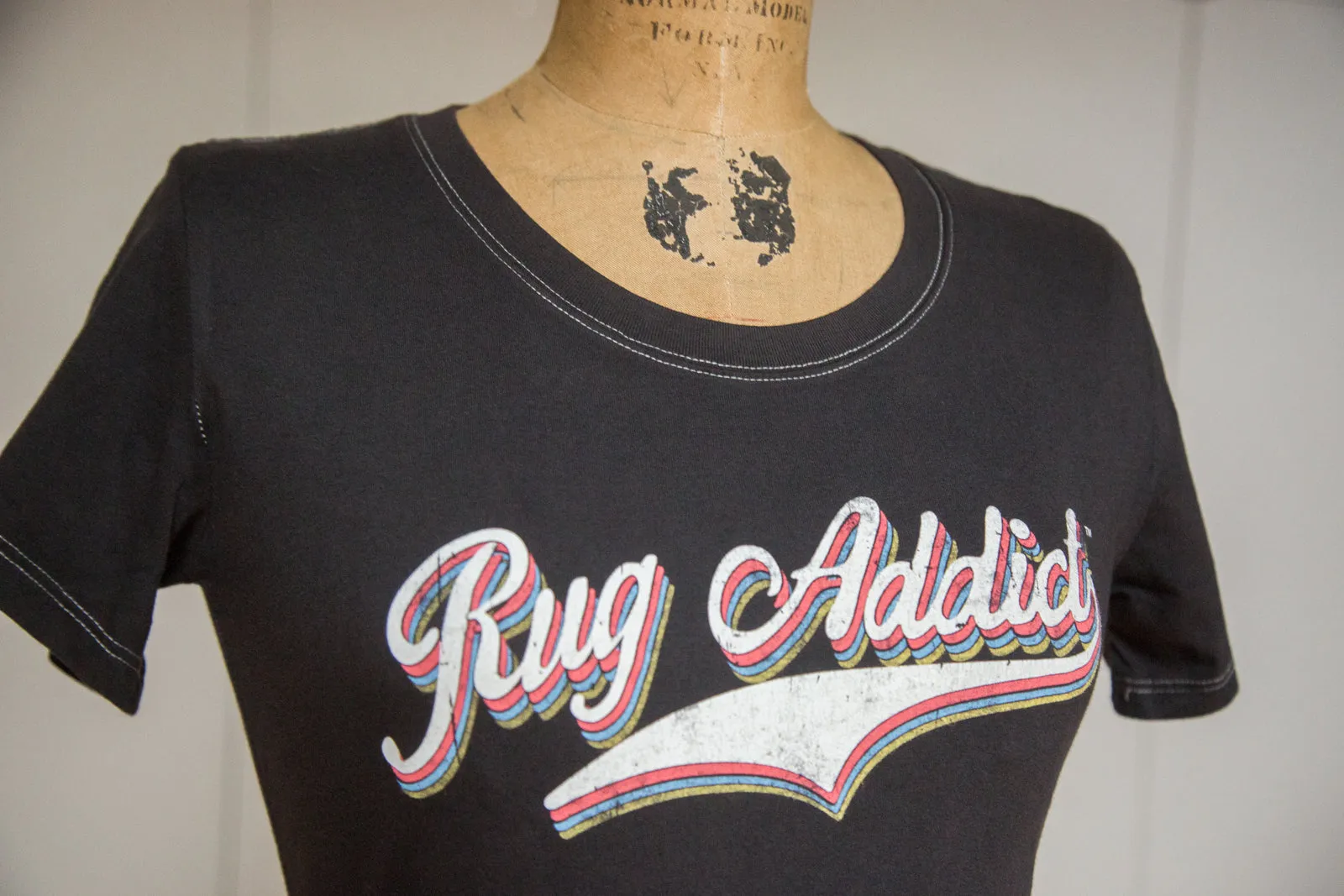 Women's Charcoal Retro Letter Fine Scoop Neck T-Shirt (Contrast Stitch)