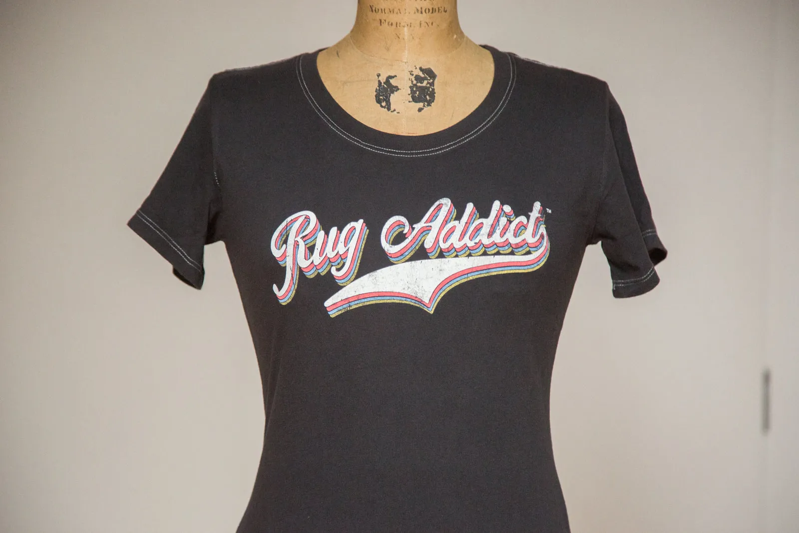 Women's Charcoal Retro Letter Fine Scoop Neck T-Shirt (Contrast Stitch)