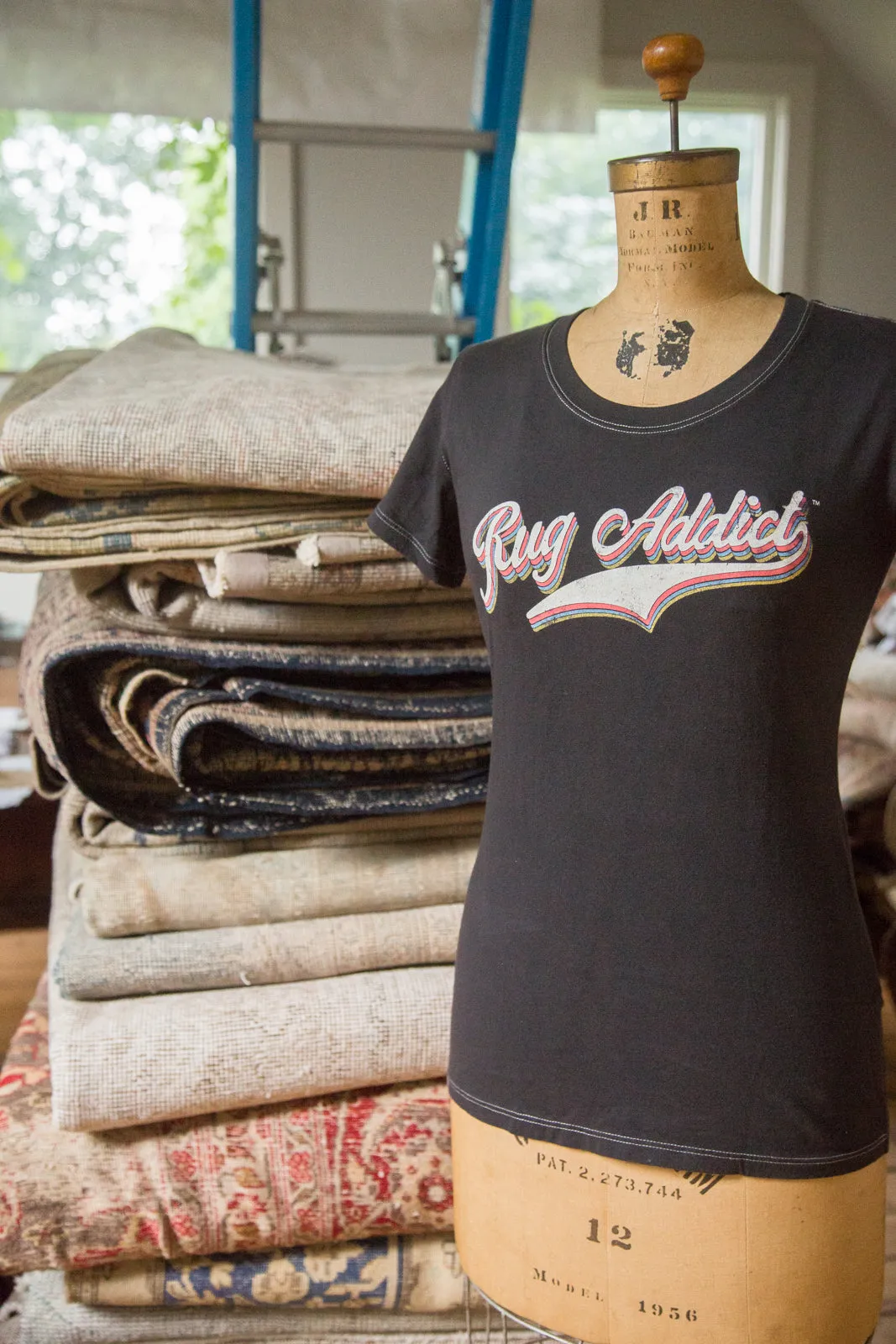 Women's Charcoal Retro Letter Fine Scoop Neck T-Shirt (Contrast Stitch)