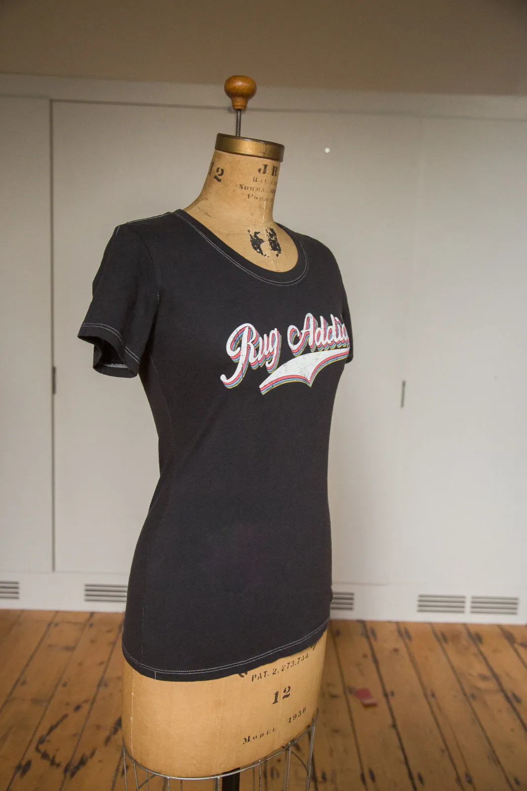 Women's Charcoal Retro Letter Fine Scoop Neck T-Shirt (Contrast Stitch)