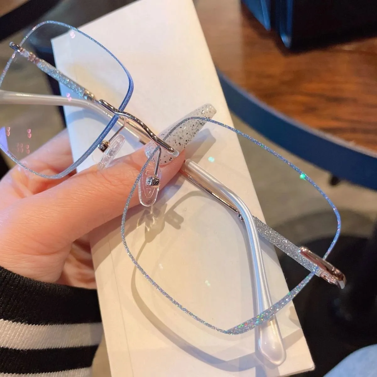 WOMEN'S LARGE FRAME DIAMOND RIMLESS ANTI-BLUE LIGHT PRESBYOPIA GLASSES